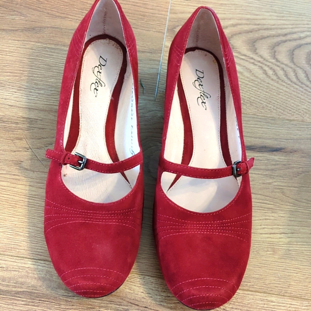 Red Dexter heels 9.5